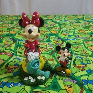 6" Disney Minnie Mouse With Watering Can Daisies Gnome Garden Resin Figurine Lot